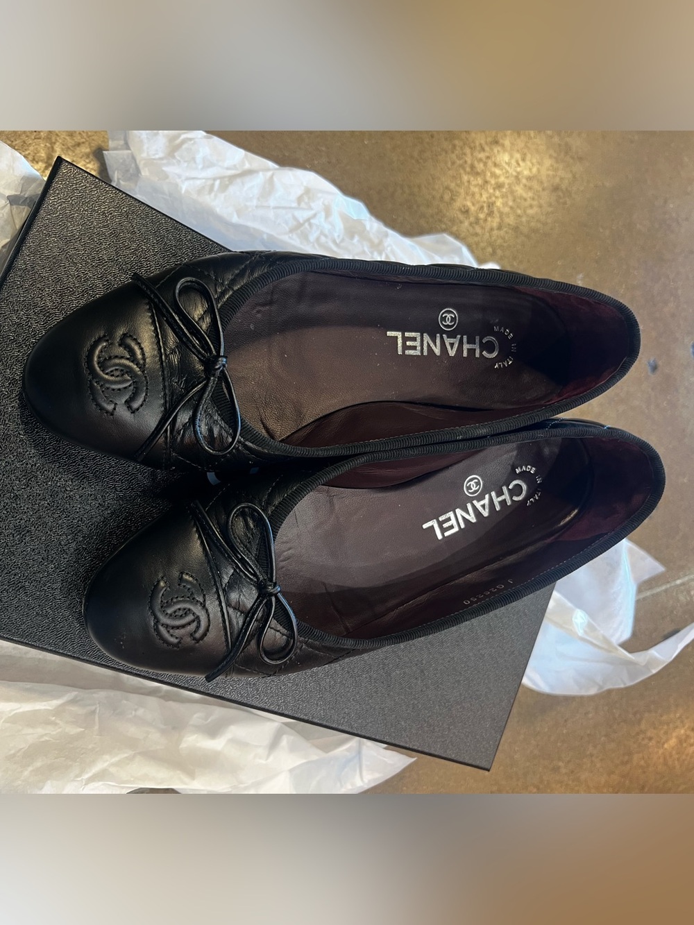 CHANEL BALLET FLATS Aged Calfskin 
Black - Picture 9 of 9